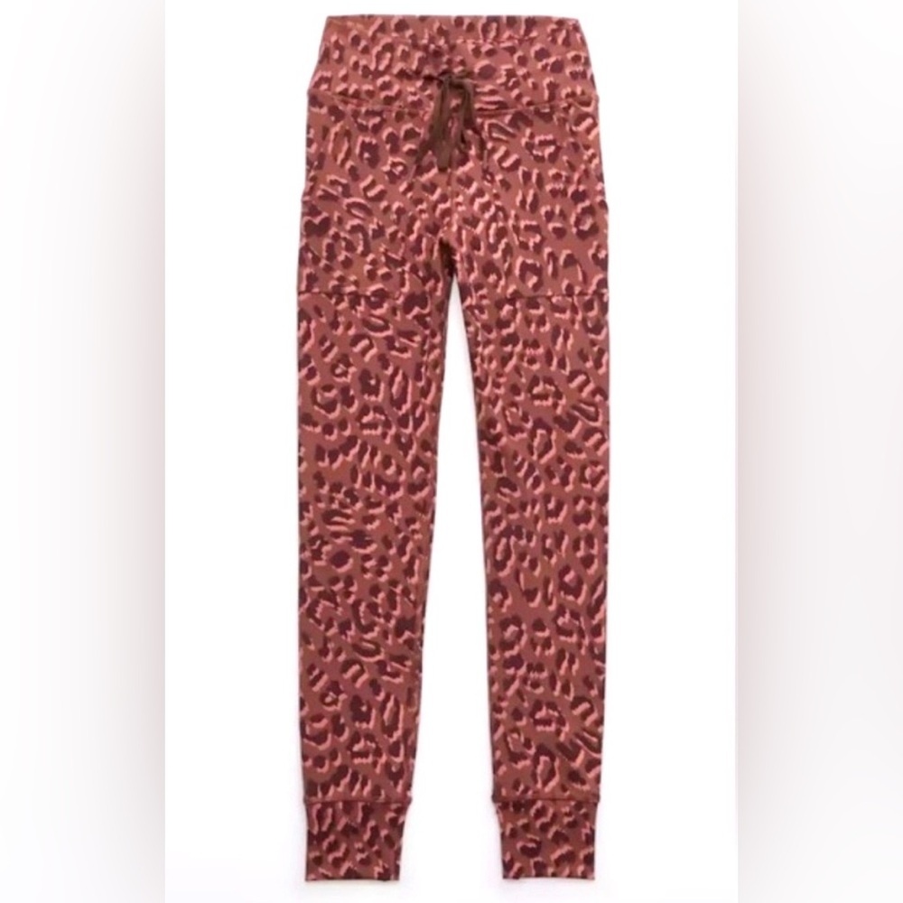 Offline by Aerie Jacquard Peak Leopard Print High Waisted Burgundy Leggings